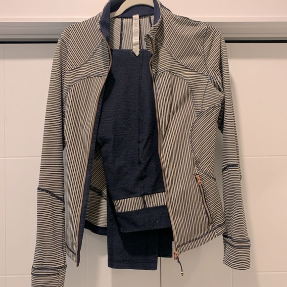 LULU Lemon matching set. - Picture 1 of 5